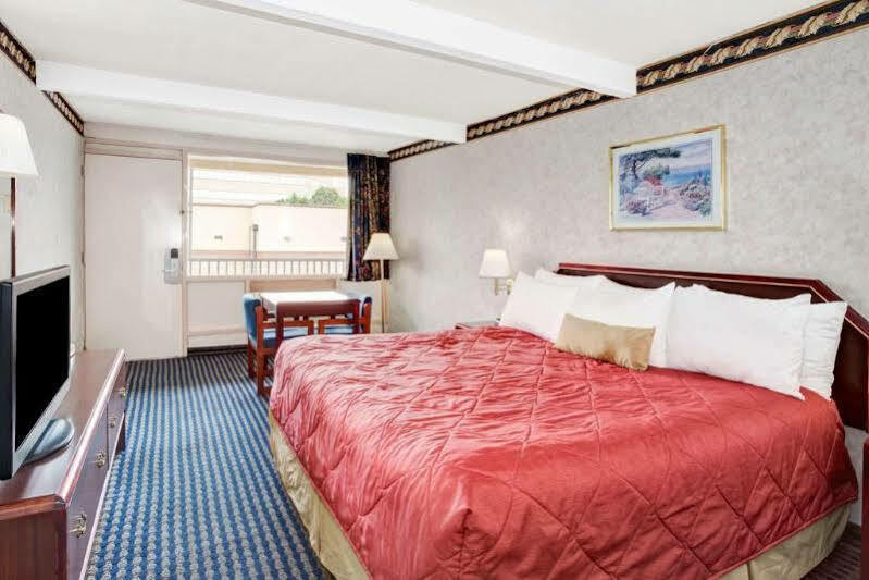 Ramada Limited Cockeysville Exteriör bild